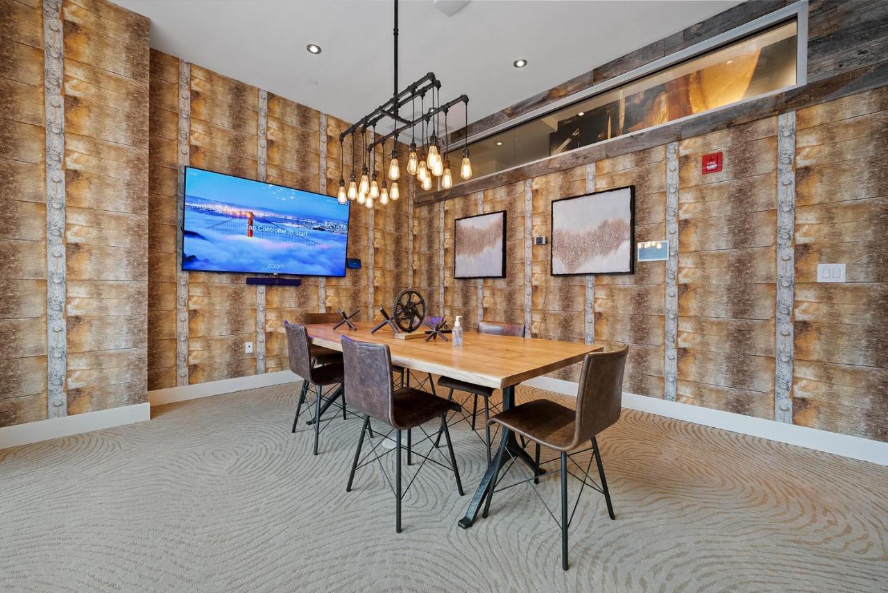 Appartement The Edge On 4Th By Airriva à Louisville-Jefferson County Extérieur photo